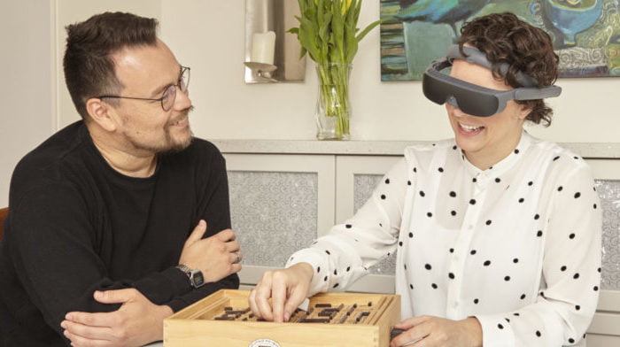 eSight4_Couple_Playing_Game-1-scaled-e1621021410941